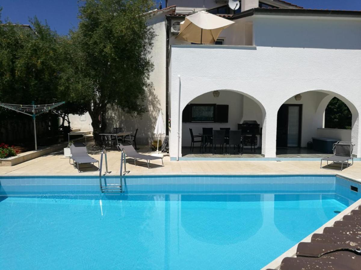 Ferienhaus Bozena Appartment 1 فيرسار المظهر الخارجي الصورة